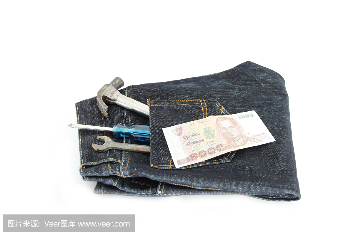 黑色牛仔裤,工具和钱。